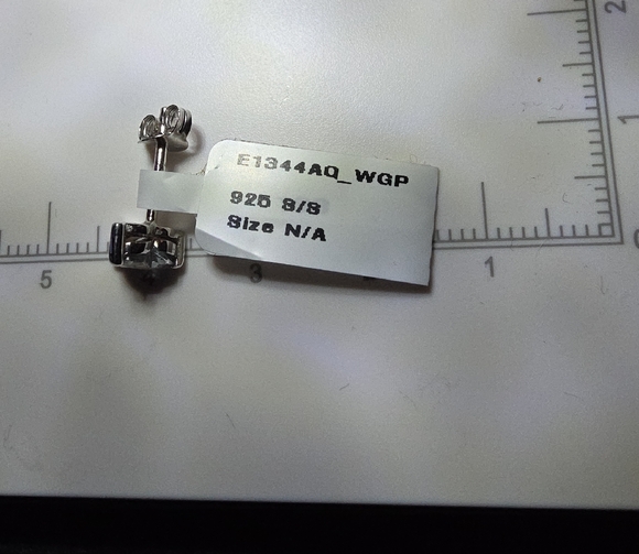 Heart-Shaped Silver Stud Earrings - Picture 3 of 4